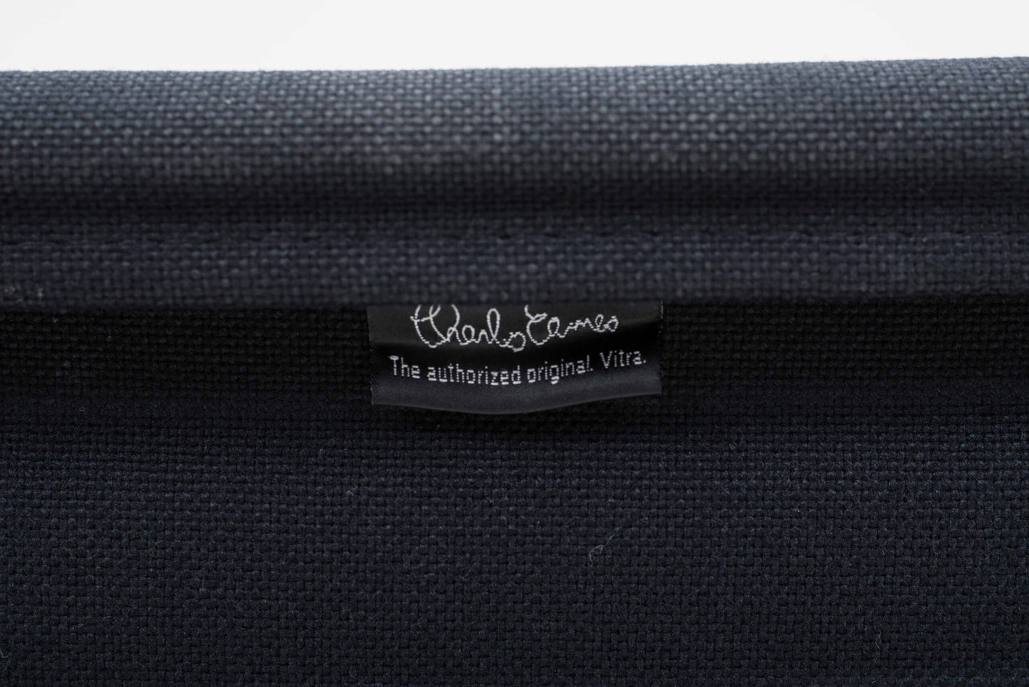 Chaise de bureau Vitra EA 119 de Charles et Ray Eames en hopsack noir