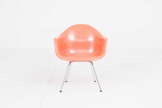 Vintage Armstuhl H-Base Low von Charles Eames für Vitra rot Fiberglass