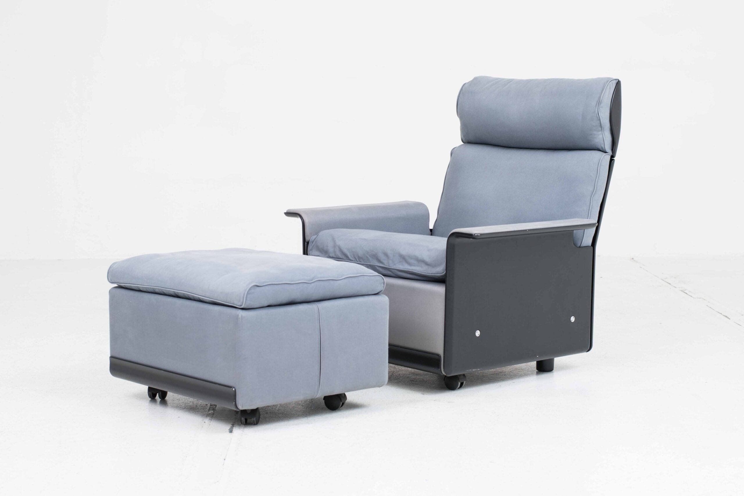 Vitsoe 620 Vitsoe 620 Armchair & Ottoman By Dieter Rams Vitsoe 620 Vitsoe 620 Armchair & Ottoman By Dieter Rams
