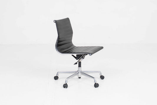 Vintage Bürostuhl EA 117 von Charles und Ray Eames für Vitra