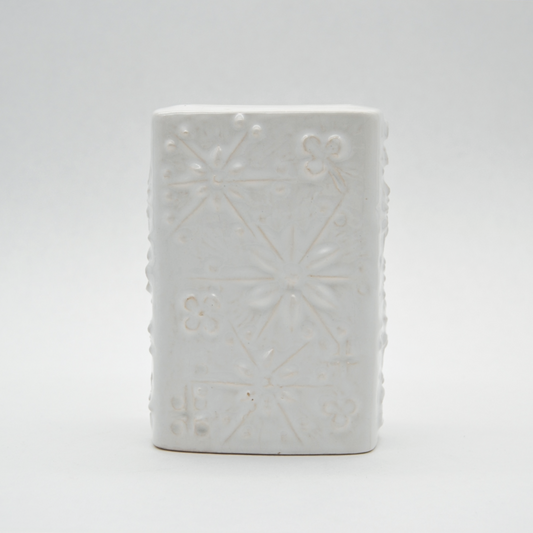 Vintage Vase Relief white