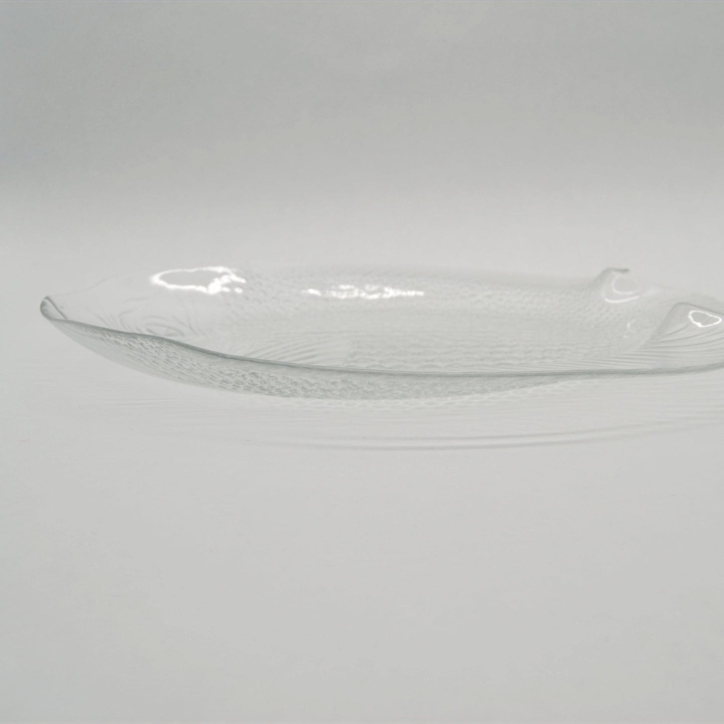 Assiette en verre vintage poisson Arcoroc en verre pressé transparent