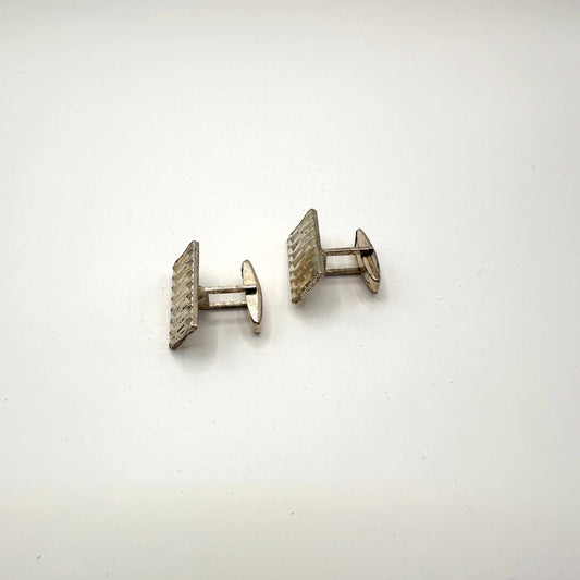 Rechteckiger Manschettenknopf aus 835er Silber mit Guilloché-Muster