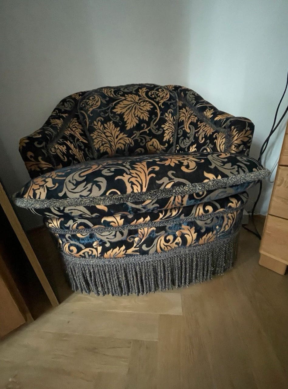 Fauteuil vintage à franges de style baroque/Hollywood Regency