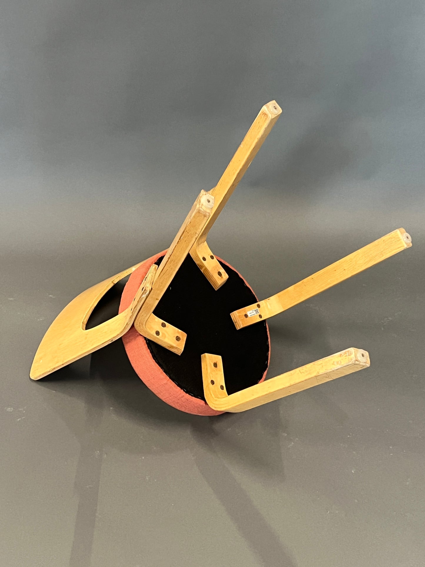 Vintage upholstered chair 66 by Alvar Aalto