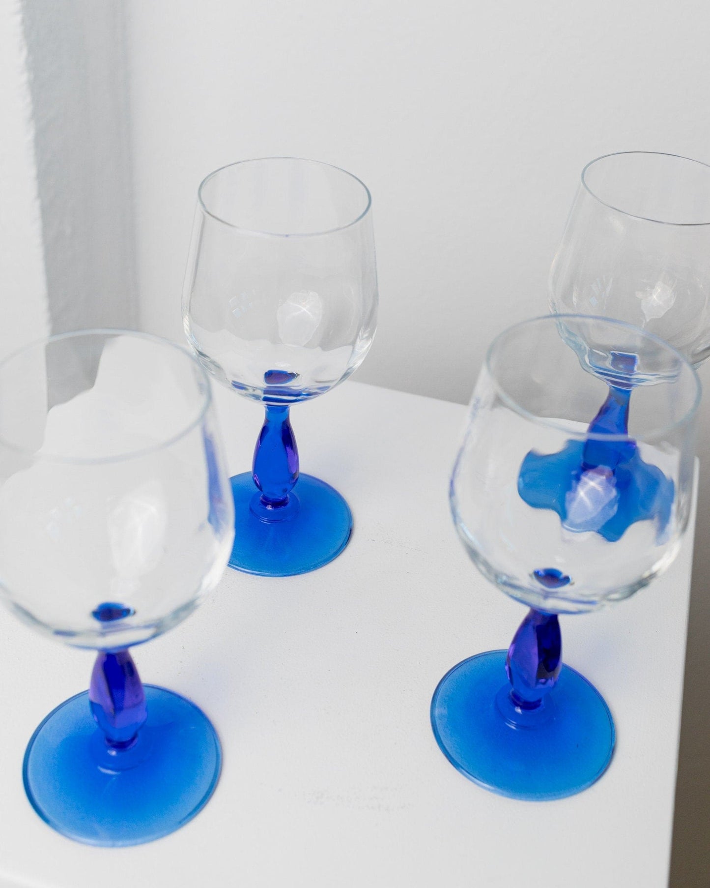 Vintage wine glass royal blue Italy 1980s set of 2