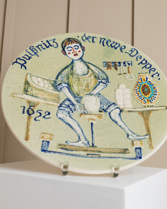 Assiette murale vintage en céramique de Werner Schmidt motif naïf bleu années 1970