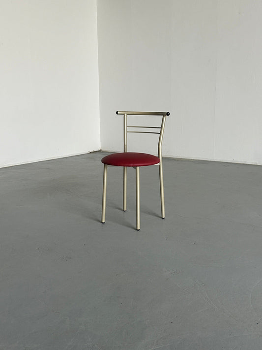 Vintage Esszimmerstuhl Metall rot Kunstleder Memphis-Stil 1980er Jahre Italien