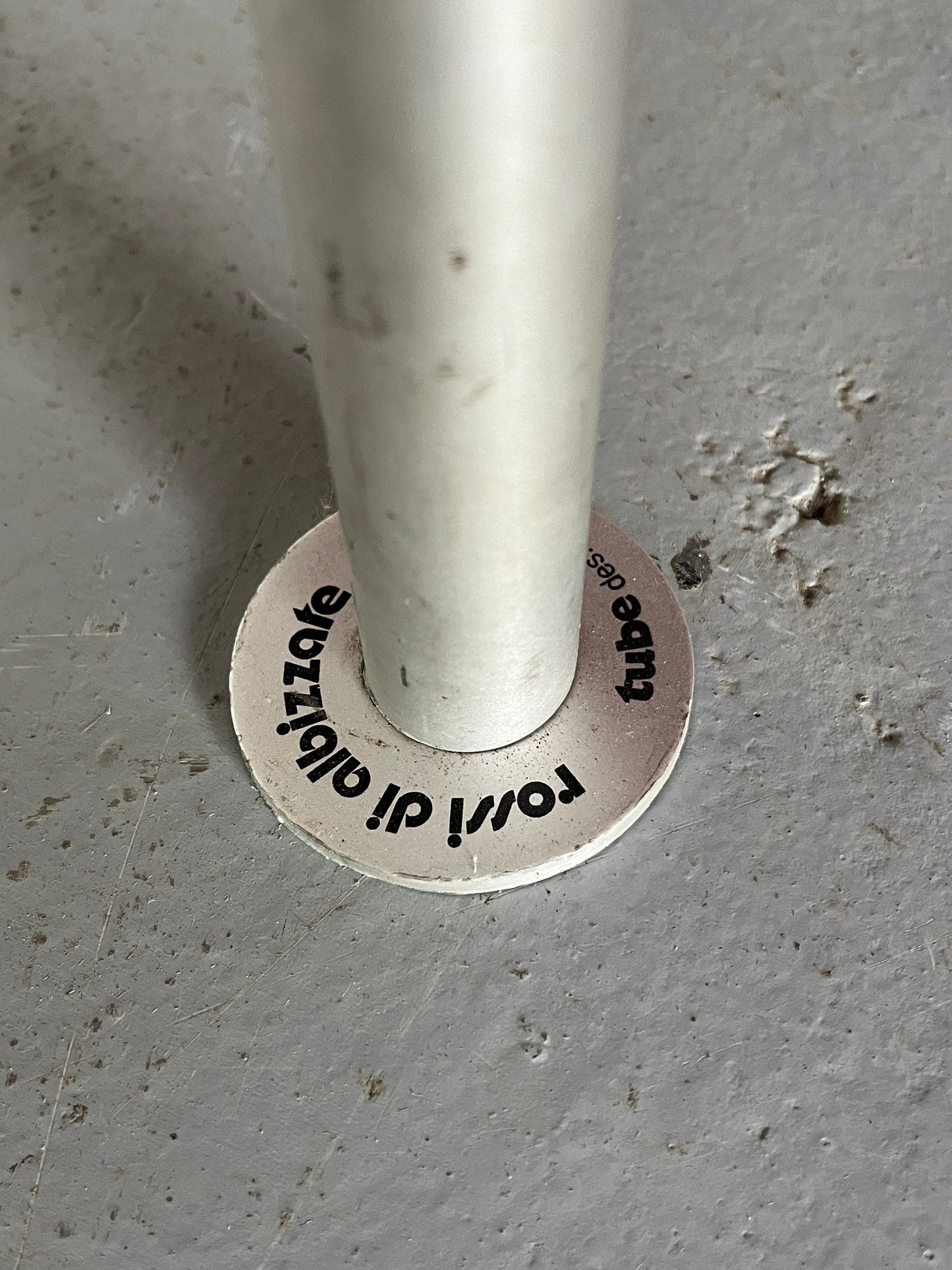 Vintage Rohrsofa von Anna Bartoli für Rossi di Albizzate, rot