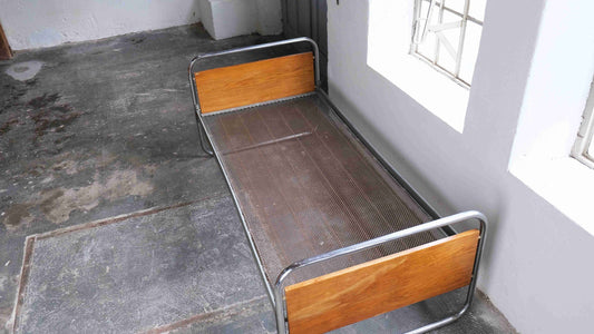 Vintage bed made of chrome-plated tubular steel by Marcel Breuer for Vintage