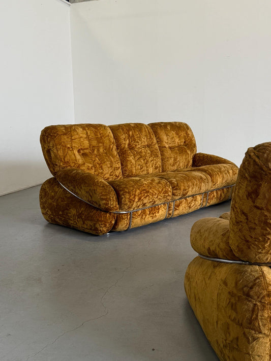 Vintage Sitzgruppe 'Okay' von Adriano Piazzesi ockerfarbenes Samt Set von 3