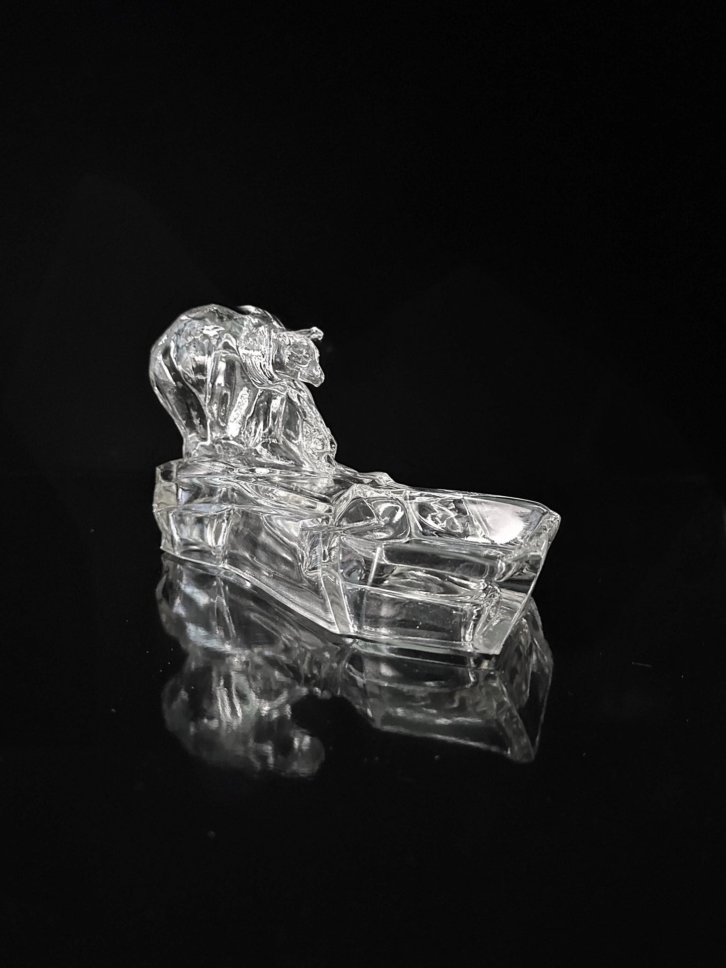 Vintage crystal bowl polar bear by Zarel Zentner 1930