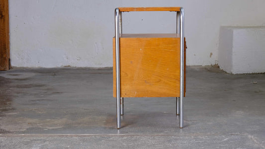 Vintage Nachttisch Bauhaus Holz Chrom mit Alterungsspuren