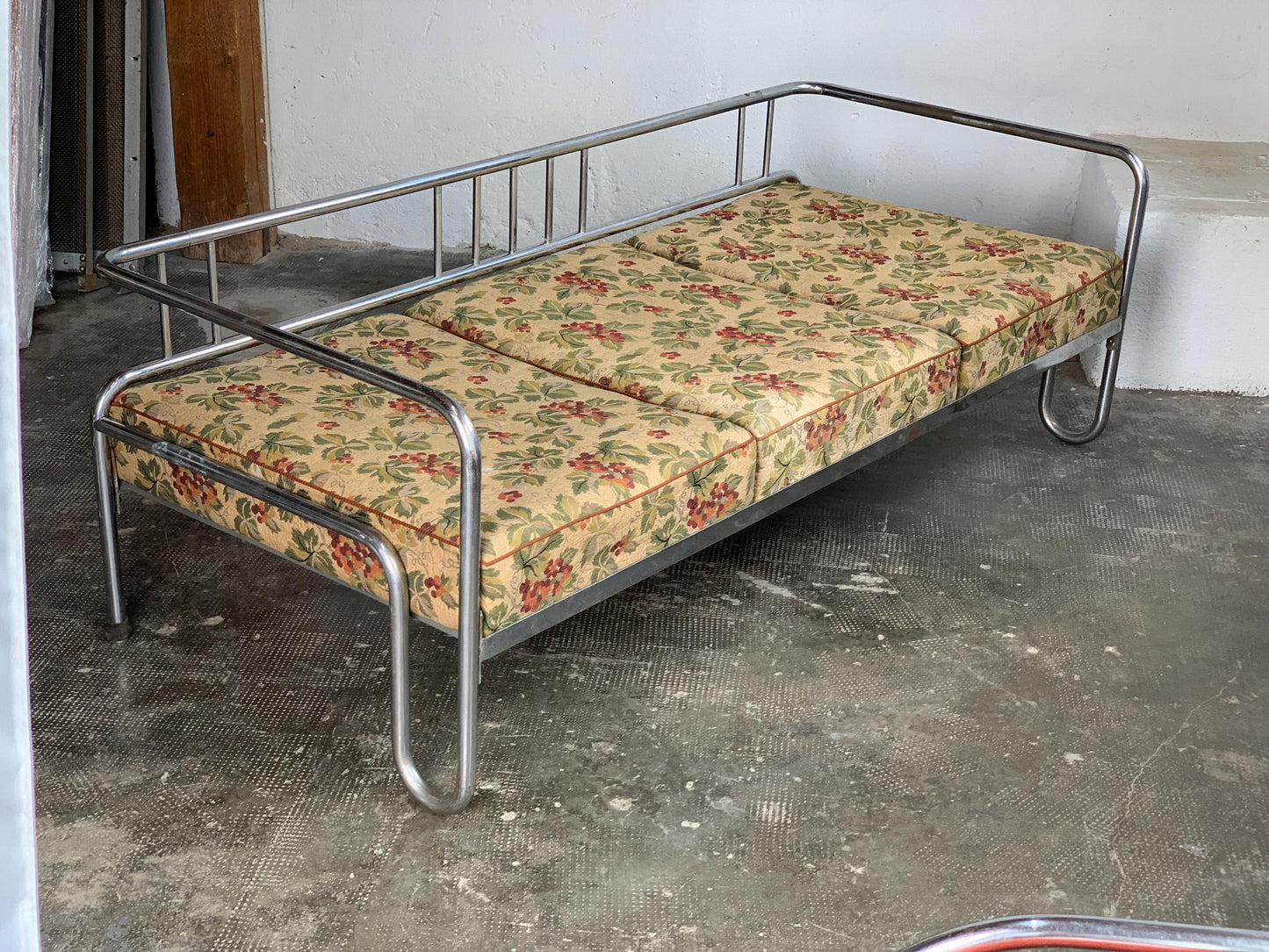 Vintage Sofa nach Anton Lorenz für Bauhaus mit gemusterten Polsterauflagen
