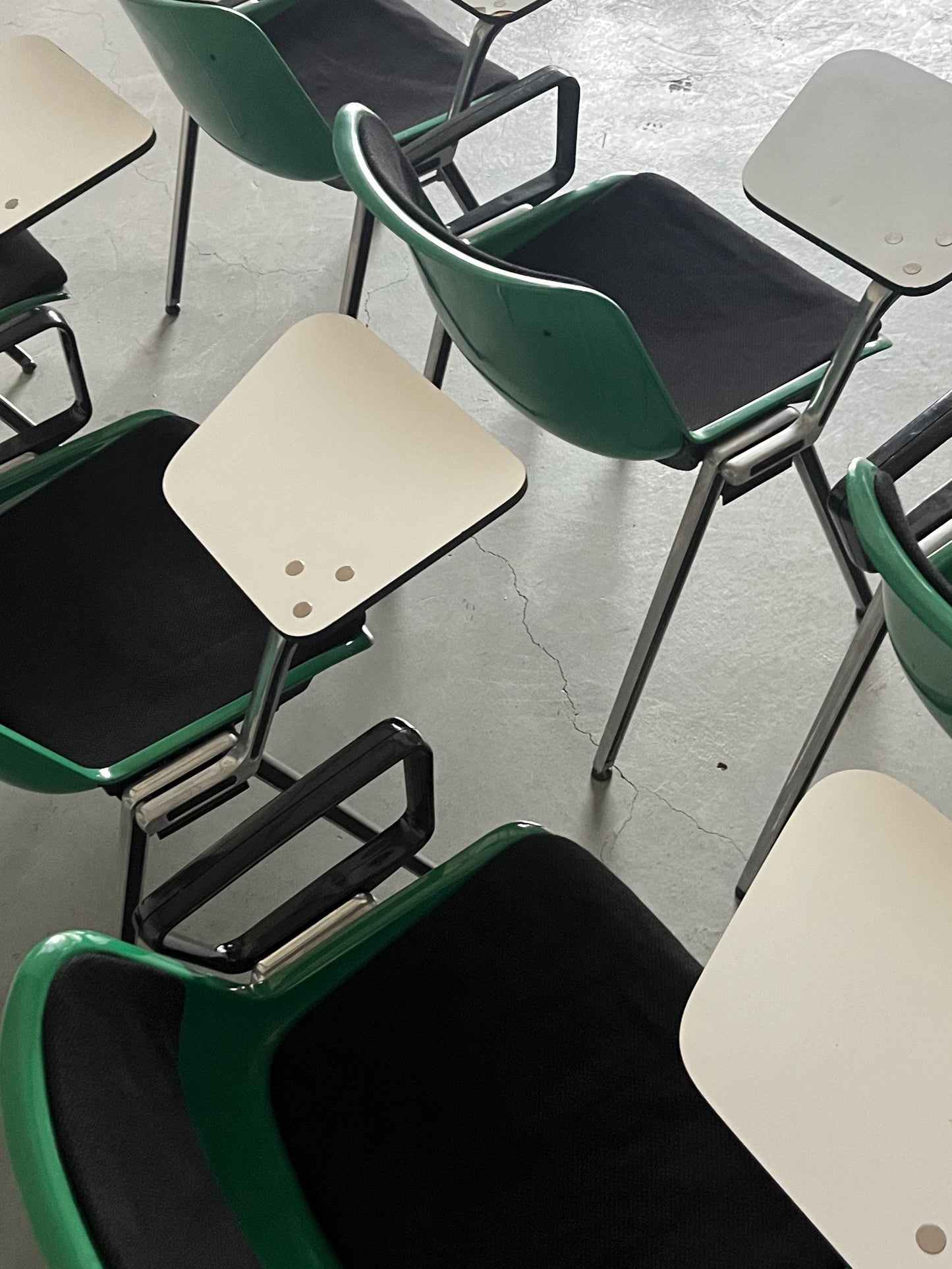 Vintage 'Modus' Bürostuhl von Osvaldo Borsani für Tecno, Grün, Schwarz, Holz