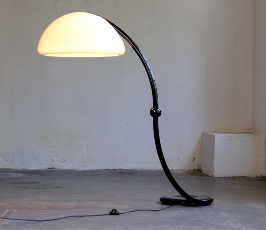 Lampadaire vintage Serpente de Martinelli Luce des années 60 ou 70