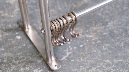 Vintage Wandgarderobe mit Hutablage silberfarben chrom #0013