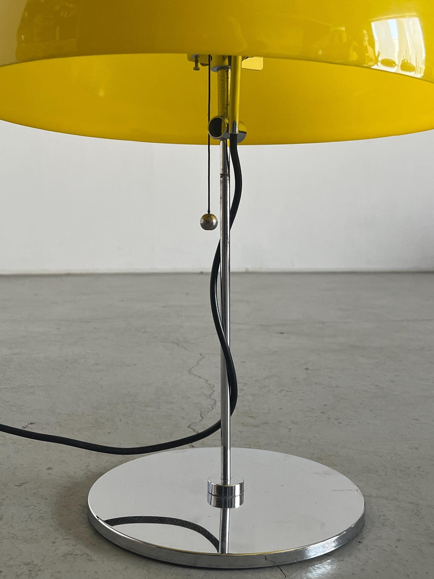 Lampe de bureau vintage Space Age en plastique jaune et acier chromé, Italie, années 1980
