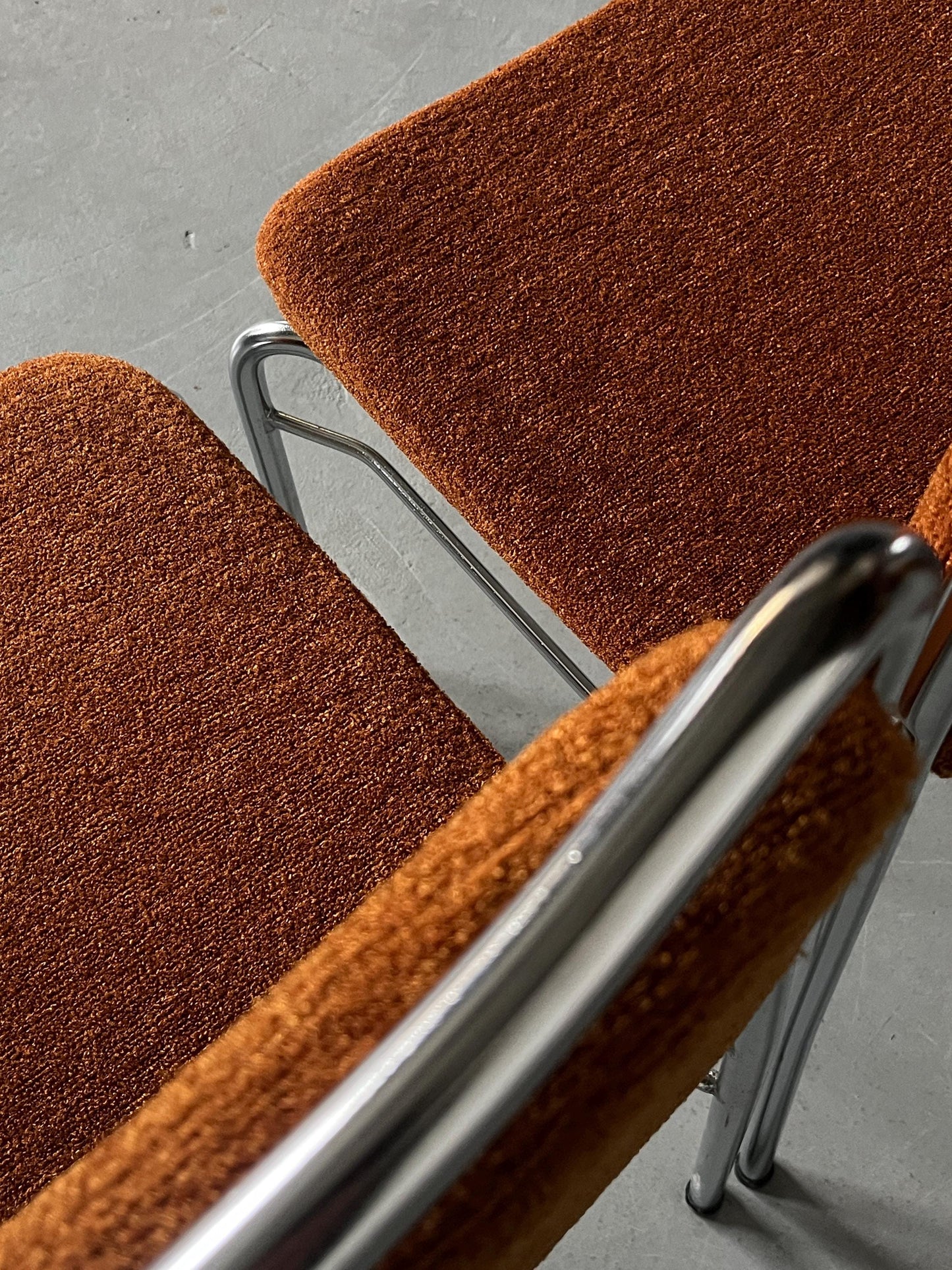 Vintage Stuhl von Hans Fiedler und Hans Heyder für Bauhaus, braun, stapelbar, 1970er