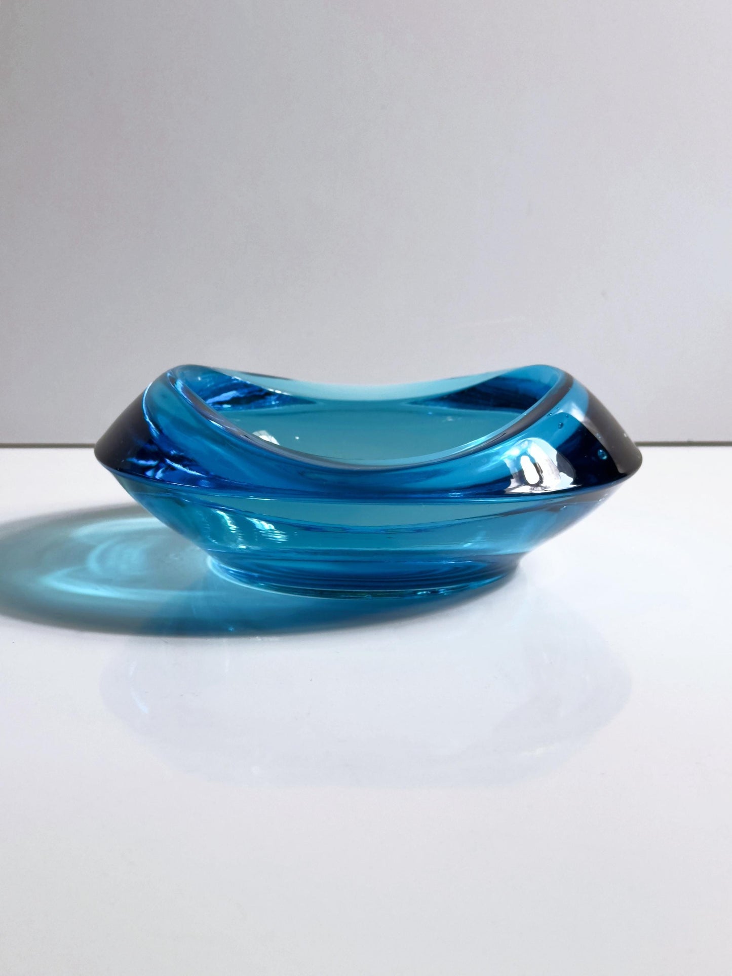 Vintage Aschenbecher von Rudolf Jurnikl für Sklo Union Azur Blau