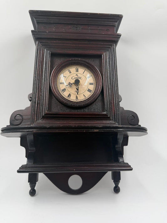 Vintage Wanduhr Camelot Quarz mit römischen Ziffern von Camelot