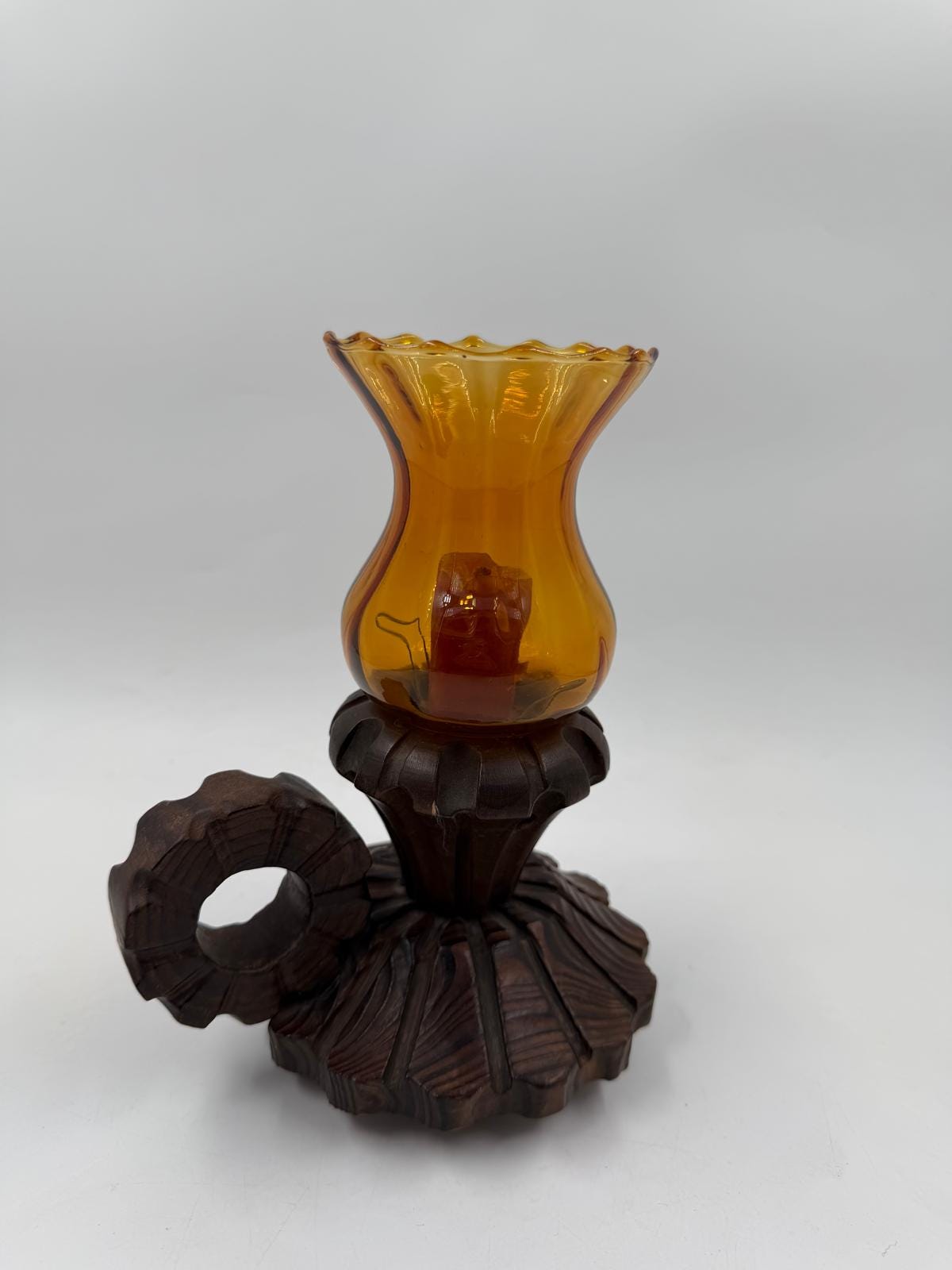 Vintage Kerzenhalter mit Bernsteinglas-Aufsatz und dunklem Holzfuß