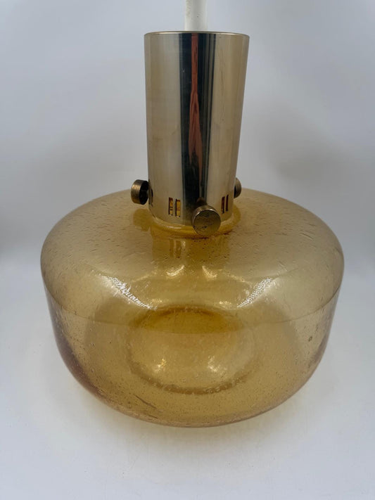 Vintage Hängelampe Amber mit Luftblasen Glas und Metallteilen in Goldfarben