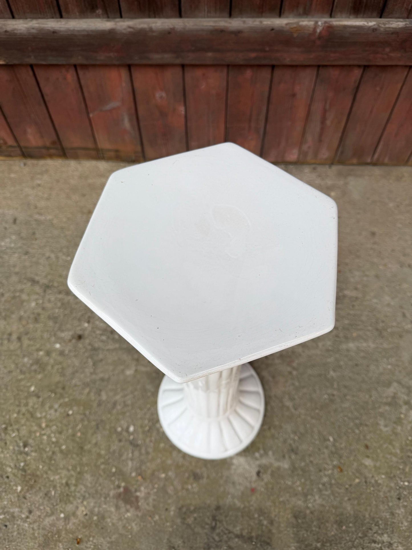 Vintage Blumensäule Blumenständer weiß glänzend Keramik kanneliert