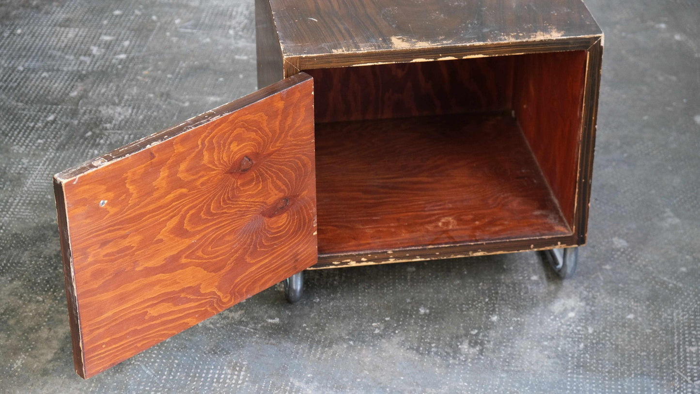 Vintage Bauhaus Nachtschrank mit Holzmalerei