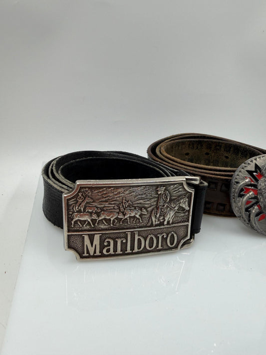 Set von 2 Vintage Ledergürtel "Marlboro" und Bärenkopf-Schnalle, Western Sammlerset
