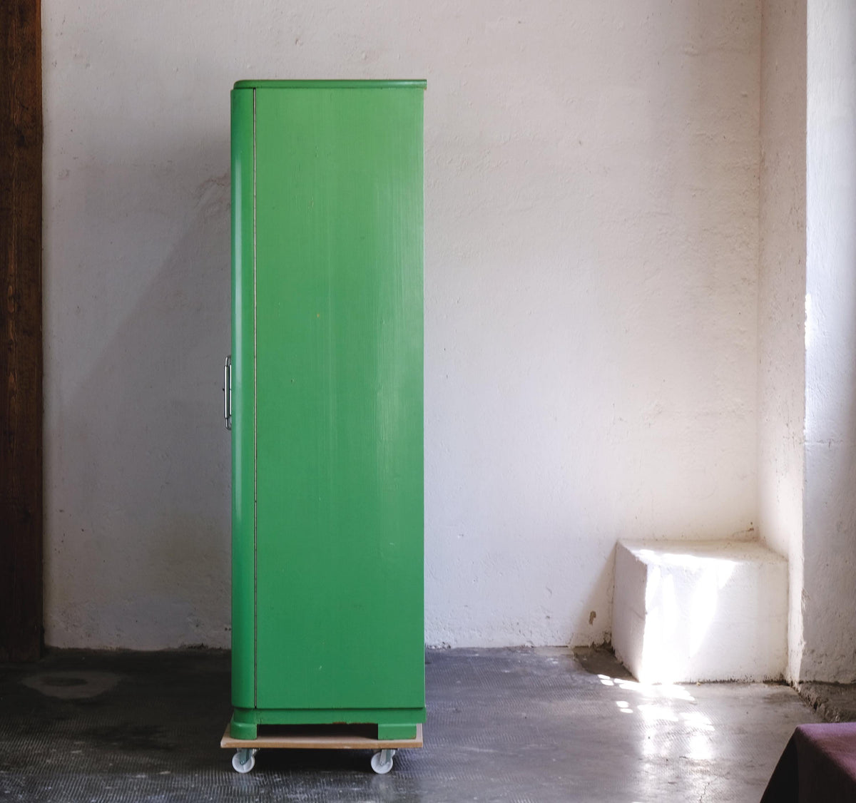 Vintage Kleiderschrank dreitürig, lindgrün, Bauhaus