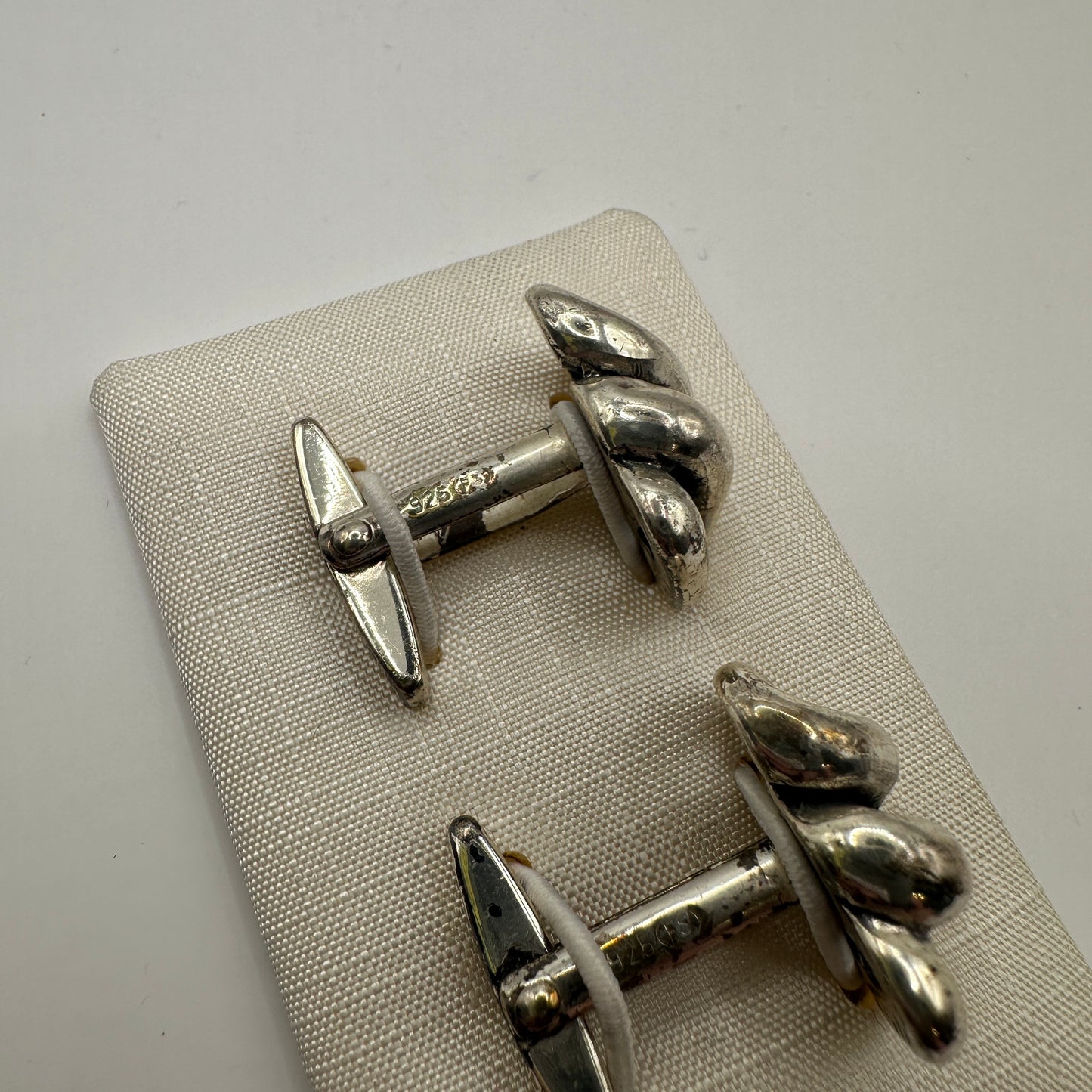 Vintage Manschettenknopf Twisted Knot aus 835er Silber