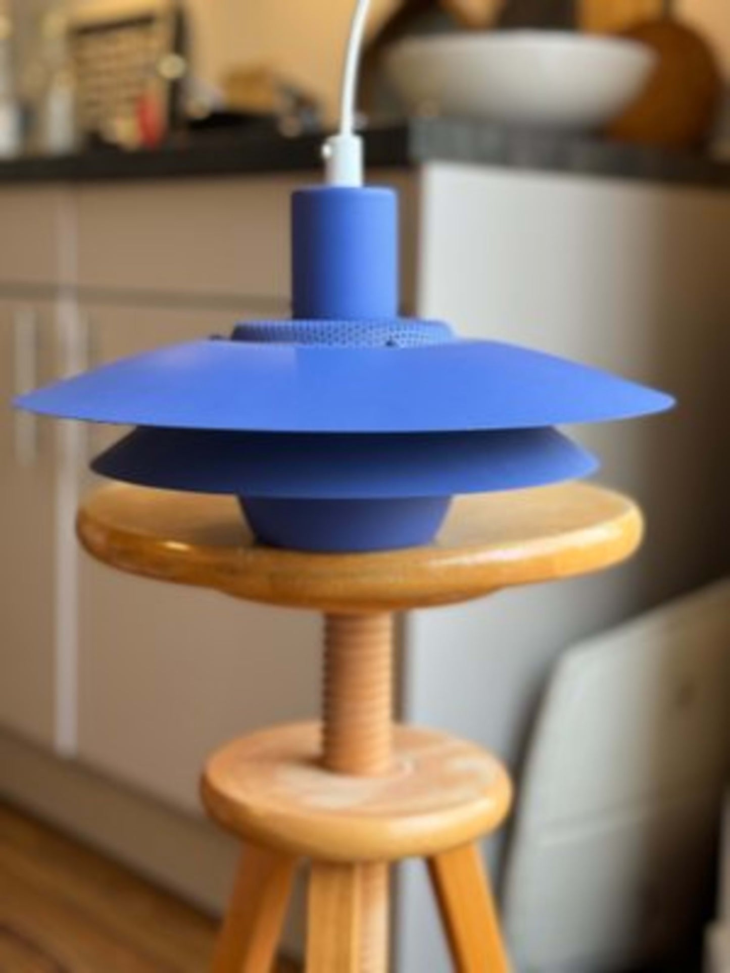 Vintage Pendelleuchte Viola von Jeka blau