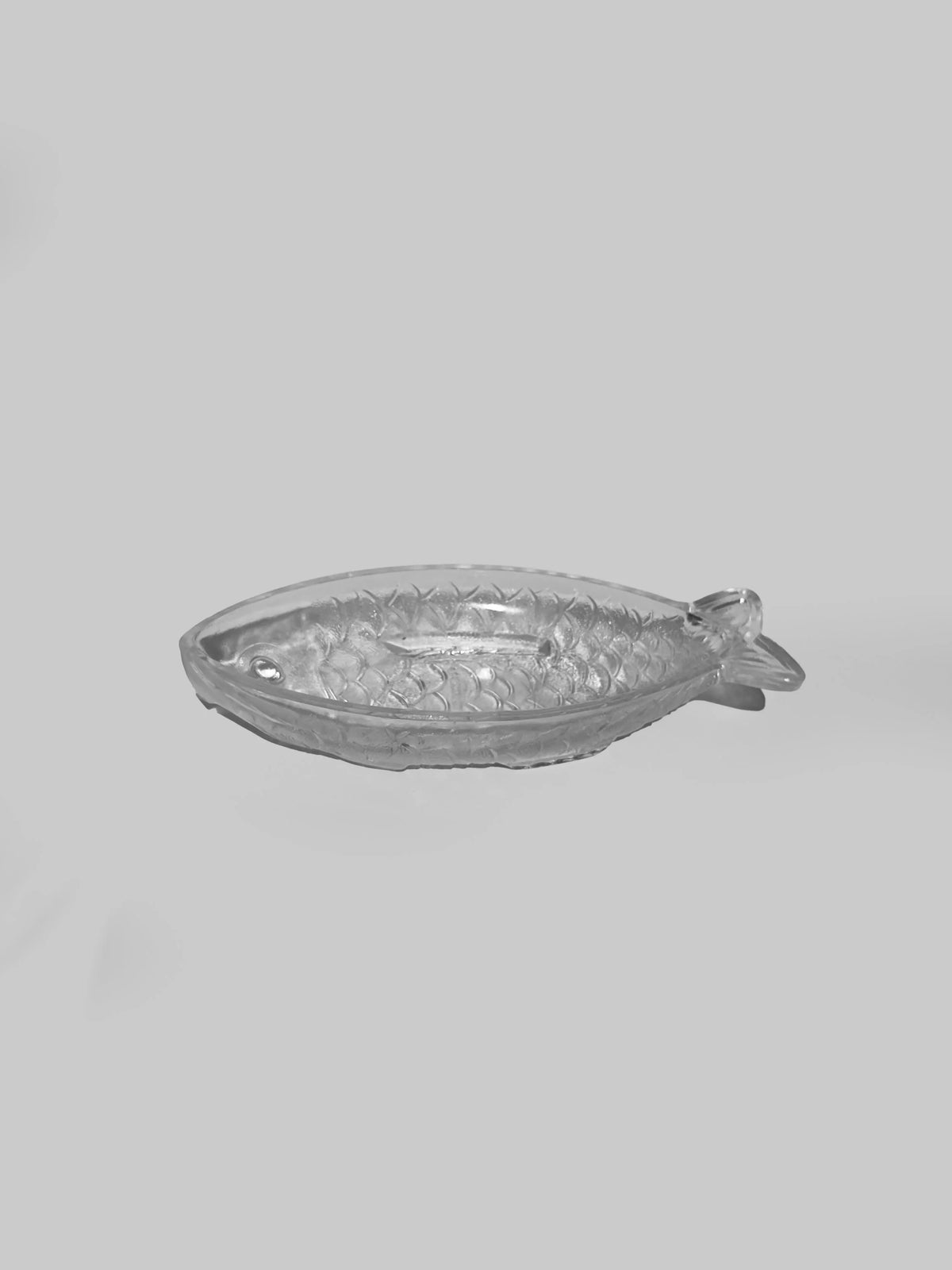 Glasschale in Fischform, durchsichtiges Glas