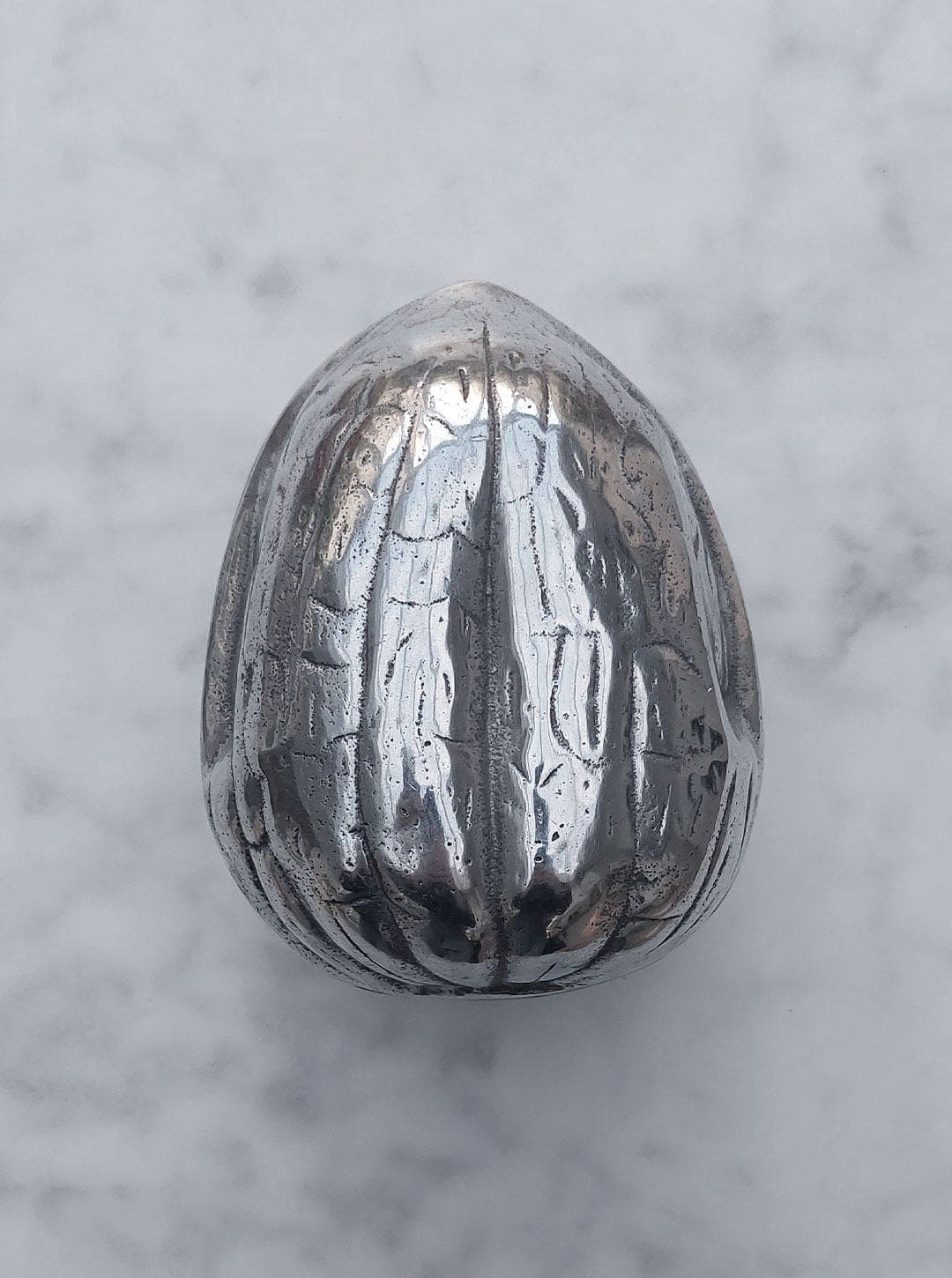 Nut box brass 13x10x10 cm