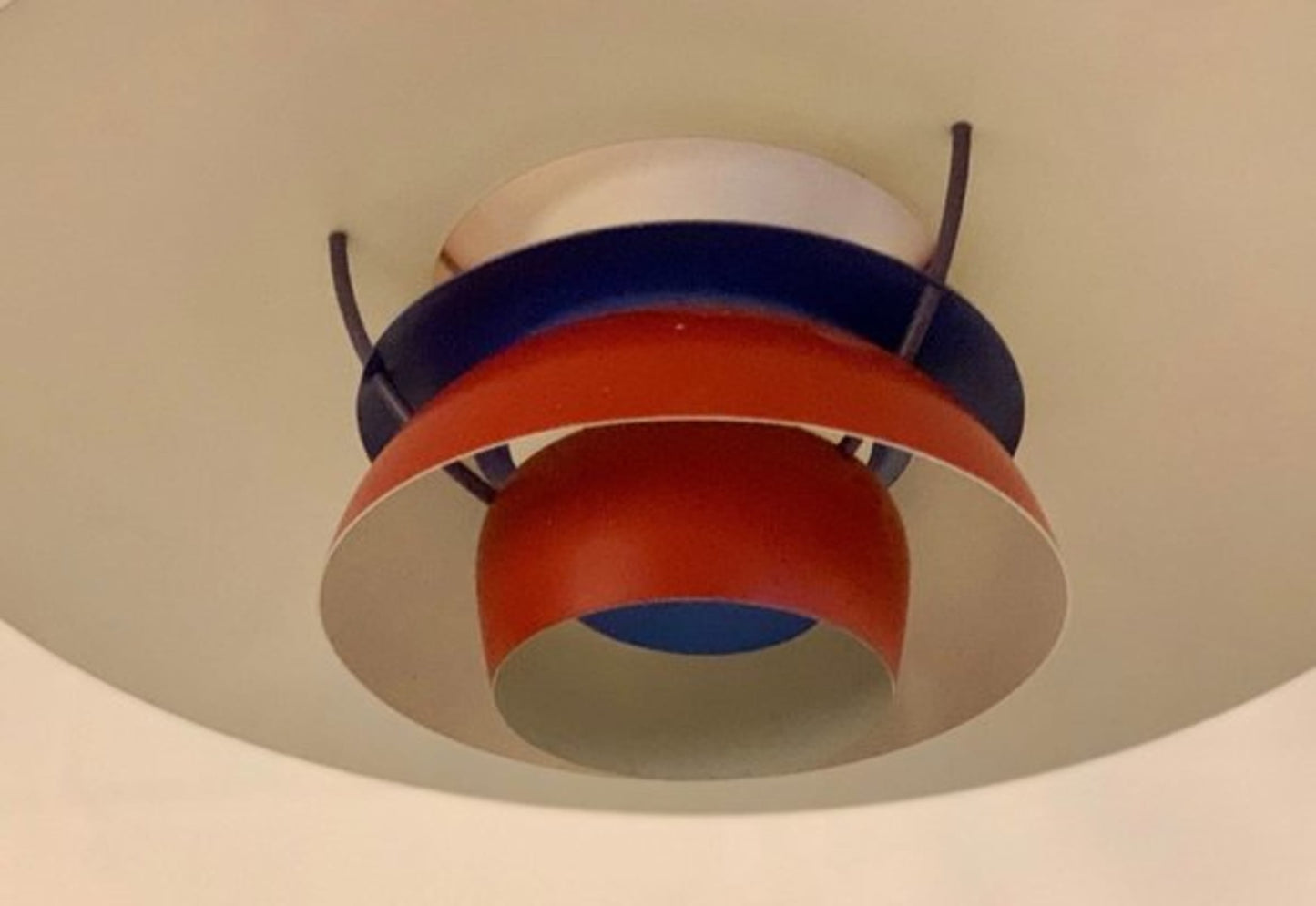 Vintage Pendelleuchte PH5 von Poul Henningsen für Louis Poulsen rot blau weiß Set von 2