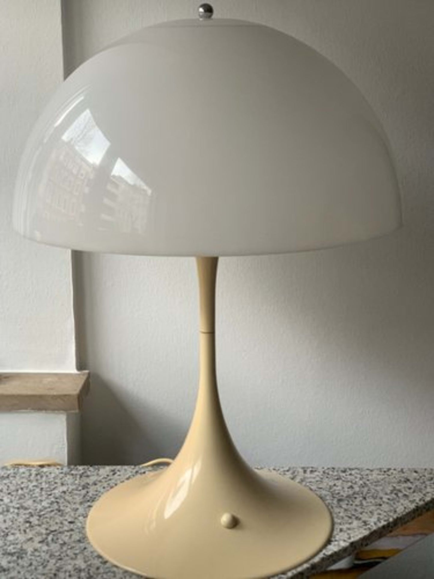 Vintage Panthella Tischlampe von Verner Panton für Louis Poulsen cremeweiß