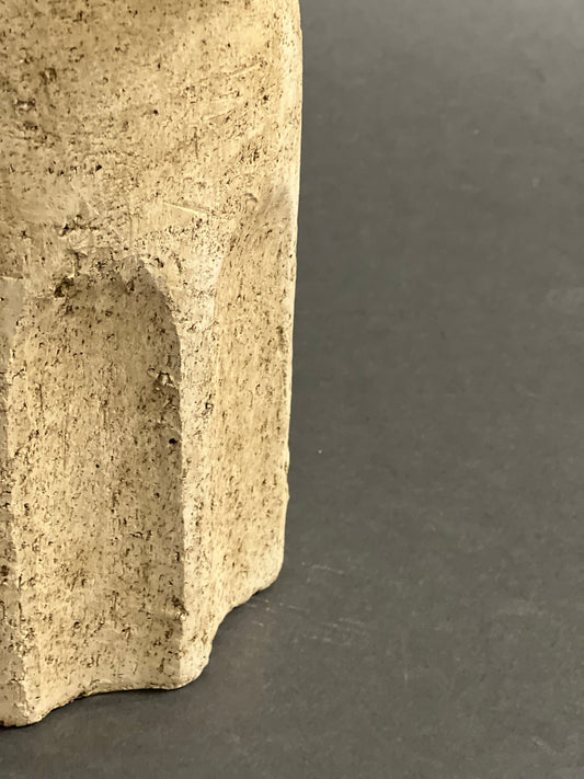 Tischlampe mit Lampenschirm und Fuss aus Stein