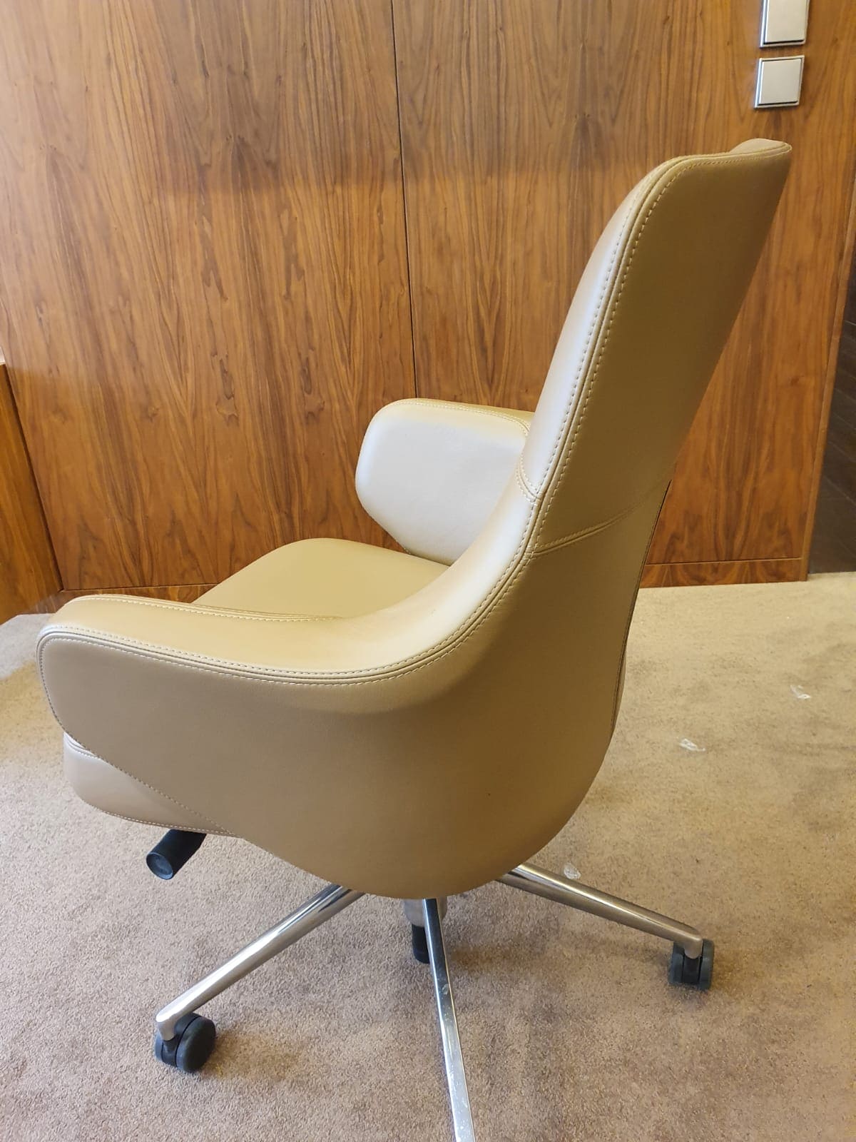 New Grand Executive Lowback Bürostuhl von Antonio Citterio für Vitra Leder