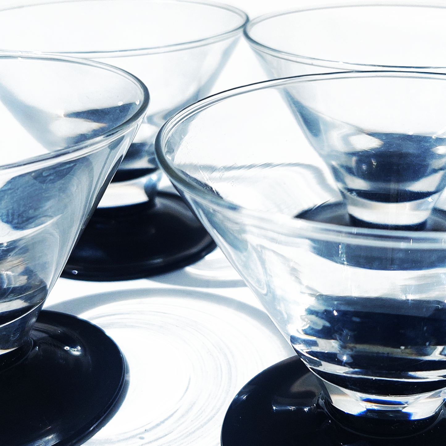 Verre vintage Verre conique transparent, noir