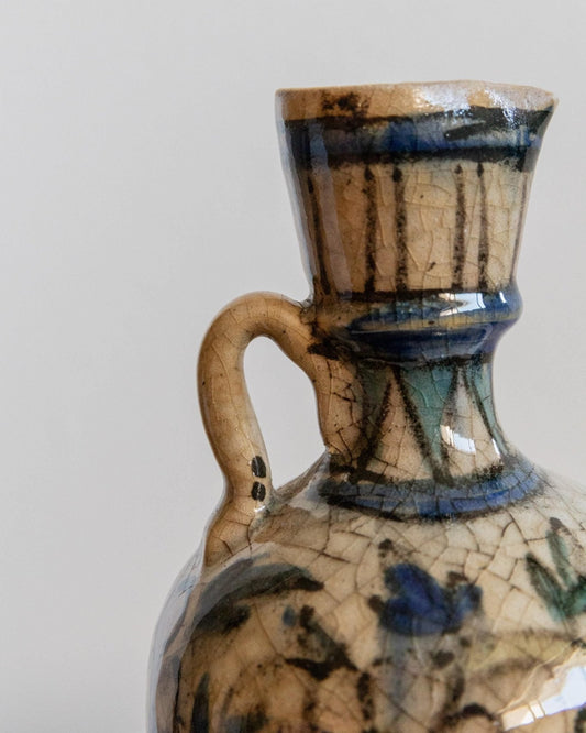 Vintage Keramikvase, handbemalt mit floralem Muster und Henkel, 18. Jahrhundert