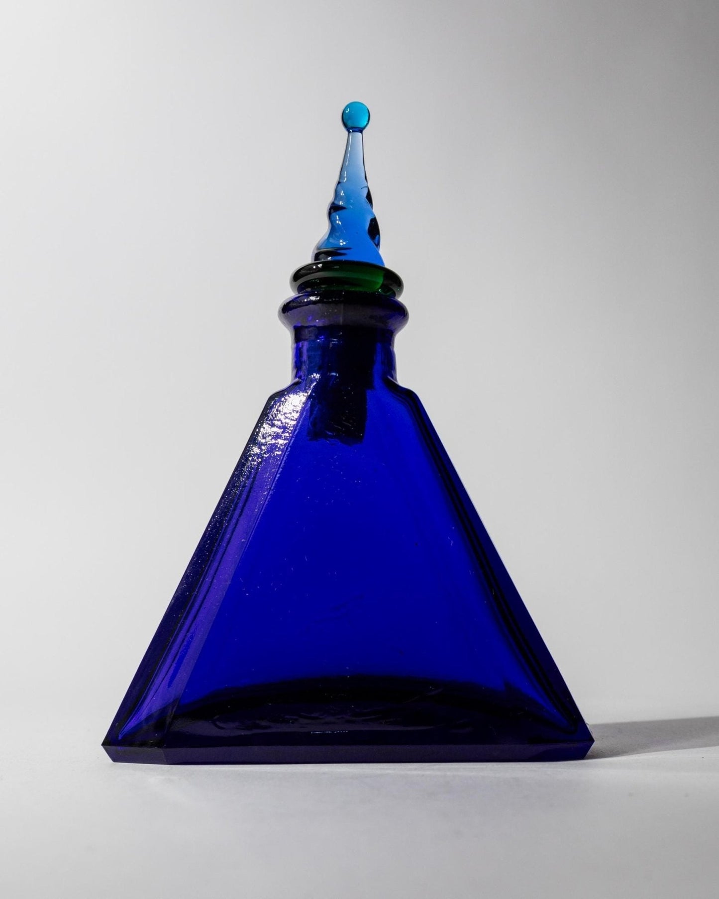 Vintage Murano Glas Karaffe, royal blau, dreieckig, 1960er Jahre