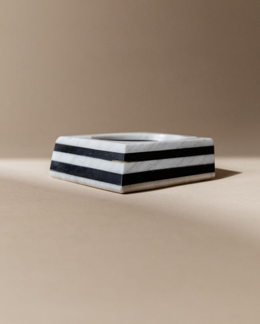 Vintage Aschenbecher Marmor von Italien 1930er gestreift schwarz-weiß optische Illusion