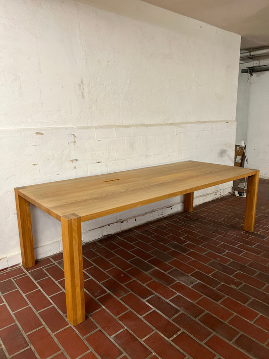 Konferenztisch aus massiver Eiche 240 × 100 cm Preloved