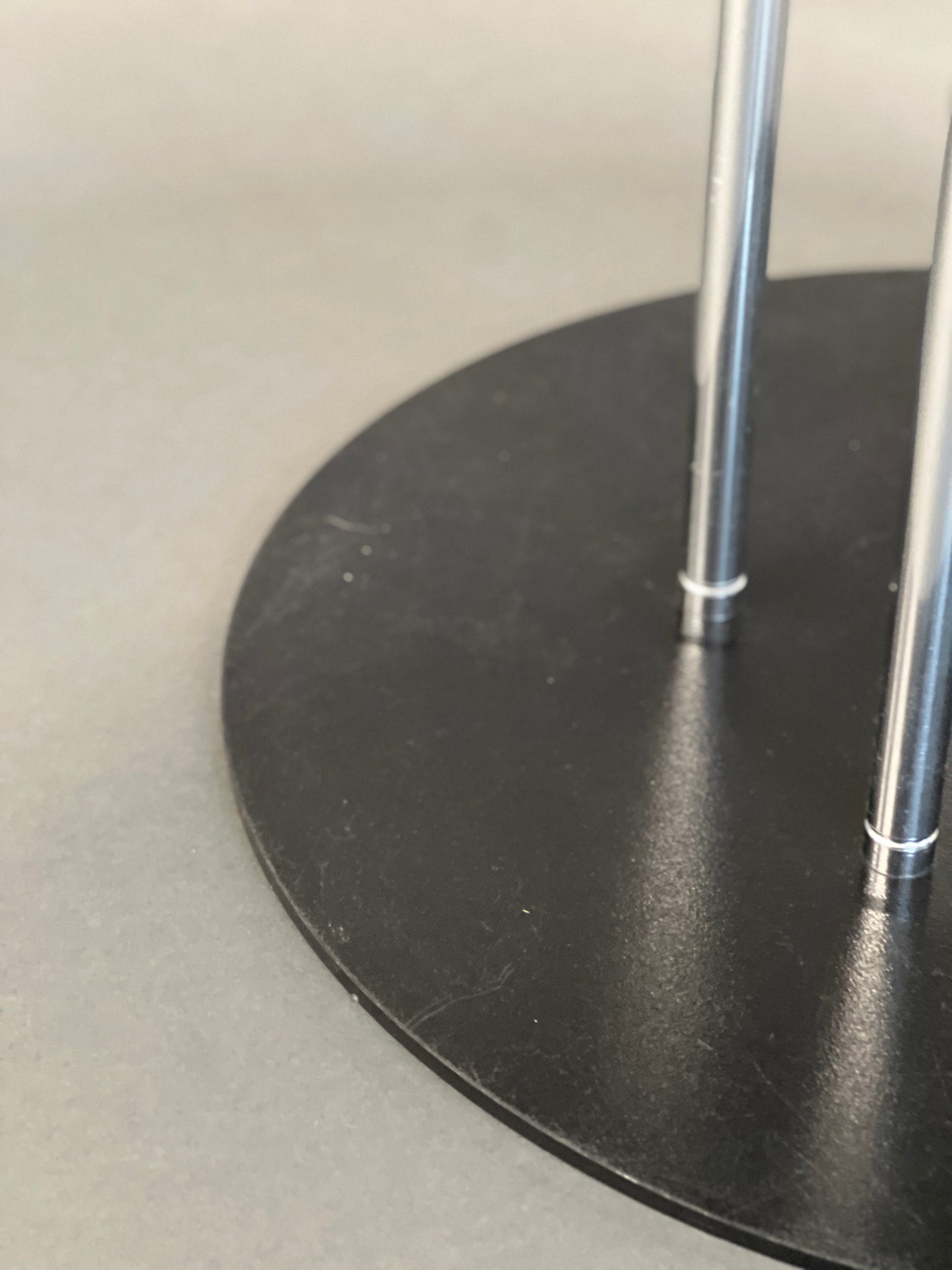 Tisch 120cm Durchmesser von Atelier ALINEA