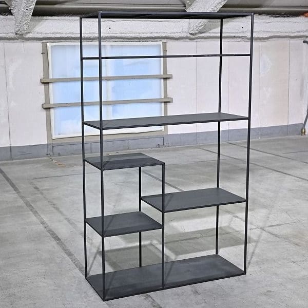Vintage Regal aus Metall, offen, minimalistisch, ideal für Bücher oder als Raumteiler, gebraucht