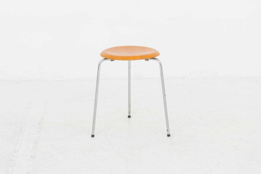 Arne Jacobsen Dot Hocker von Fritz Hansen - 2nd home