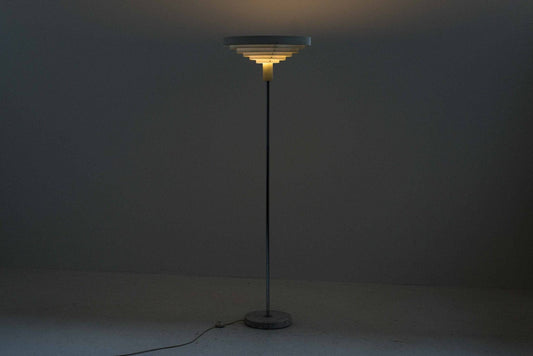 Elegante Stehleuchte mit Marmorsockel - 2nd home