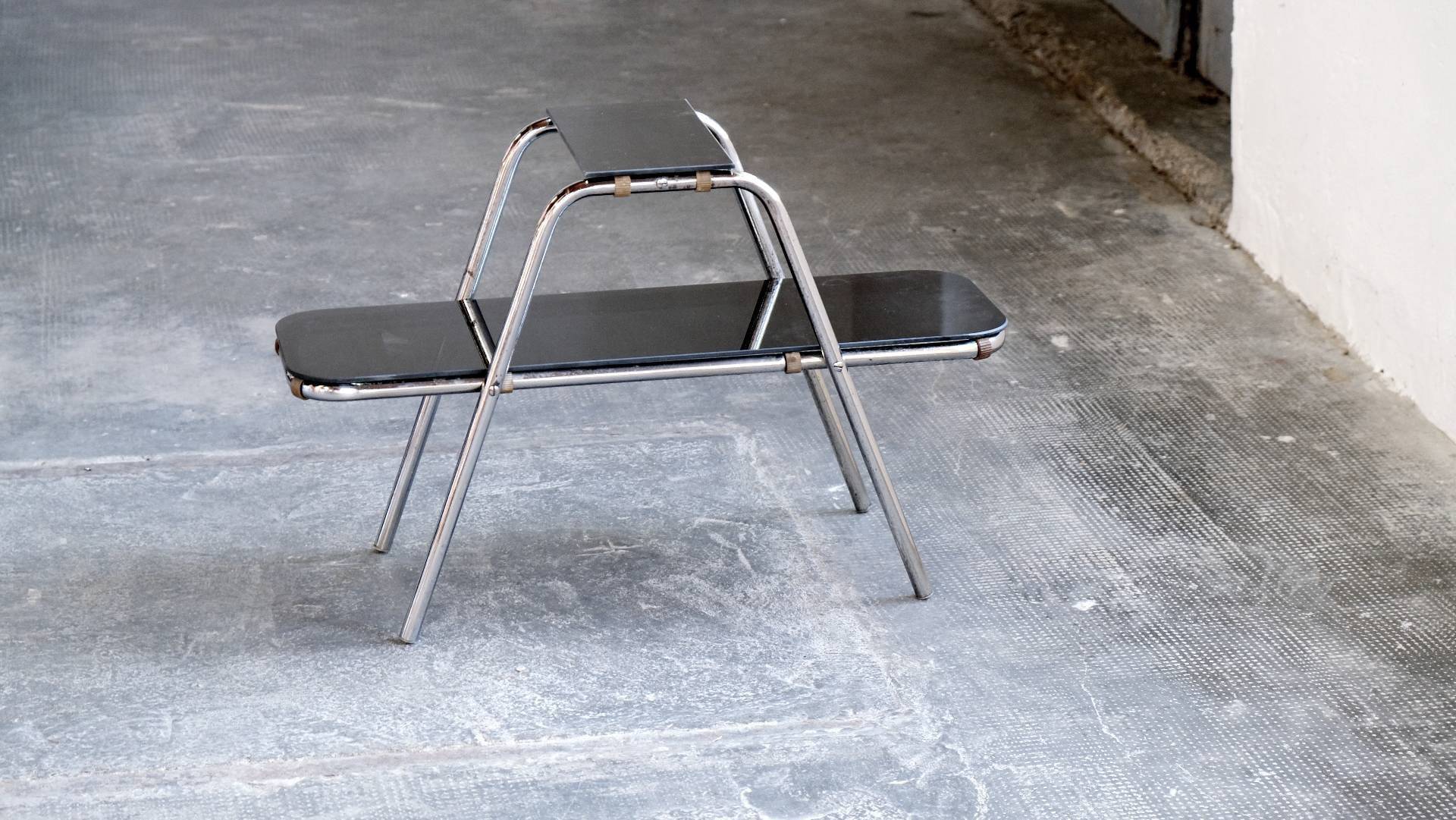 Small Bauhaus flower bench