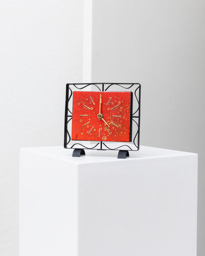 Pendule de cheminée vintage en métal émaillé rouge par VEB Elektrobau Greiz années 1960